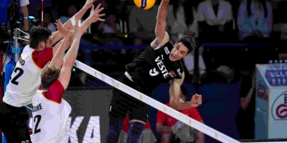 Türk Voleybol Takımı Tarihi Başarıya İmza Attı: Almanya’yı 3-1 Yendi!